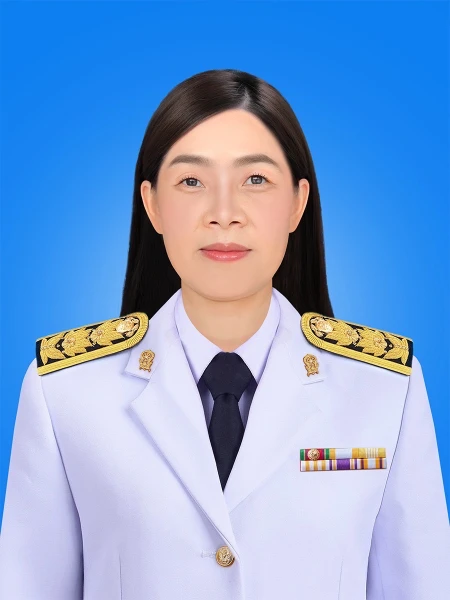 นางปิยะดา ครองสมบัติ